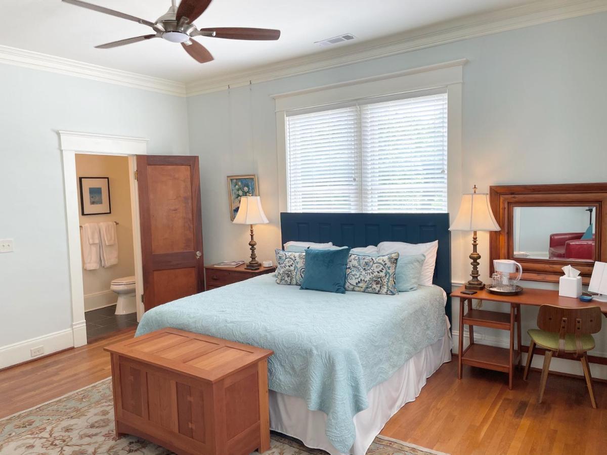 Gillen House Bed And Breakfast Maxeys Экстерьер фото