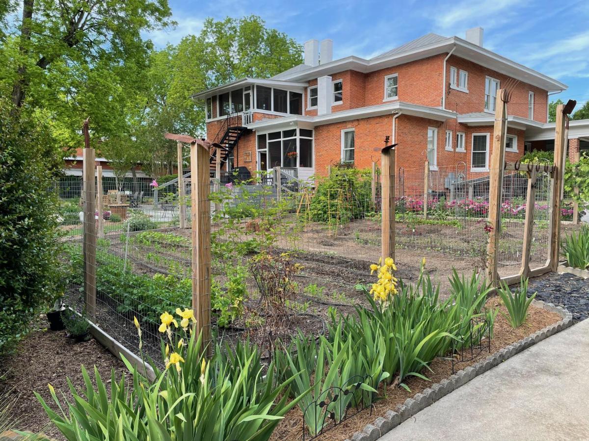 Gillen House Bed And Breakfast Maxeys Экстерьер фото