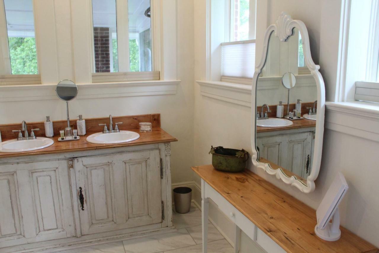 Gillen House Bed And Breakfast Maxeys Экстерьер фото